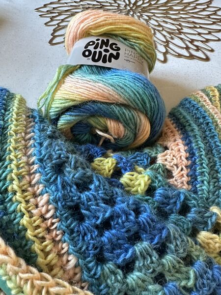 Fichier:Veste granny hexa verte en cours.jpeg