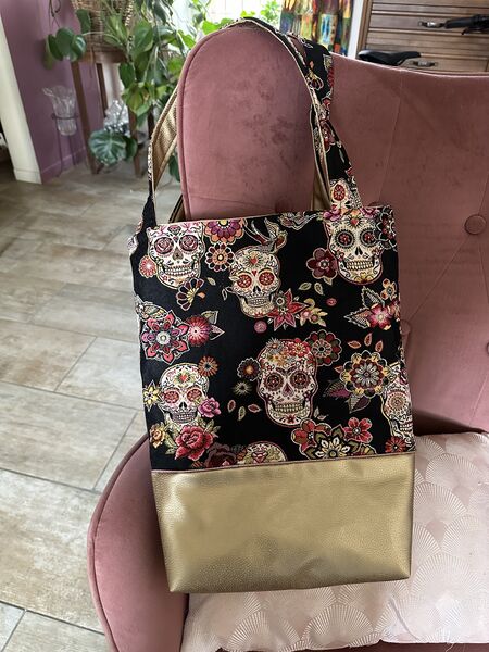 Fichier:Sac tête de mort 1.jpeg