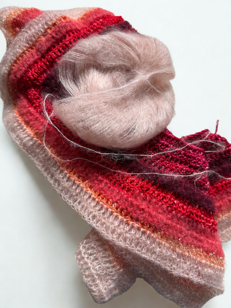 Lire la suite à propos de l’article Nouveau projet: un gilet d&rsquo;une seule pièce au crochet!